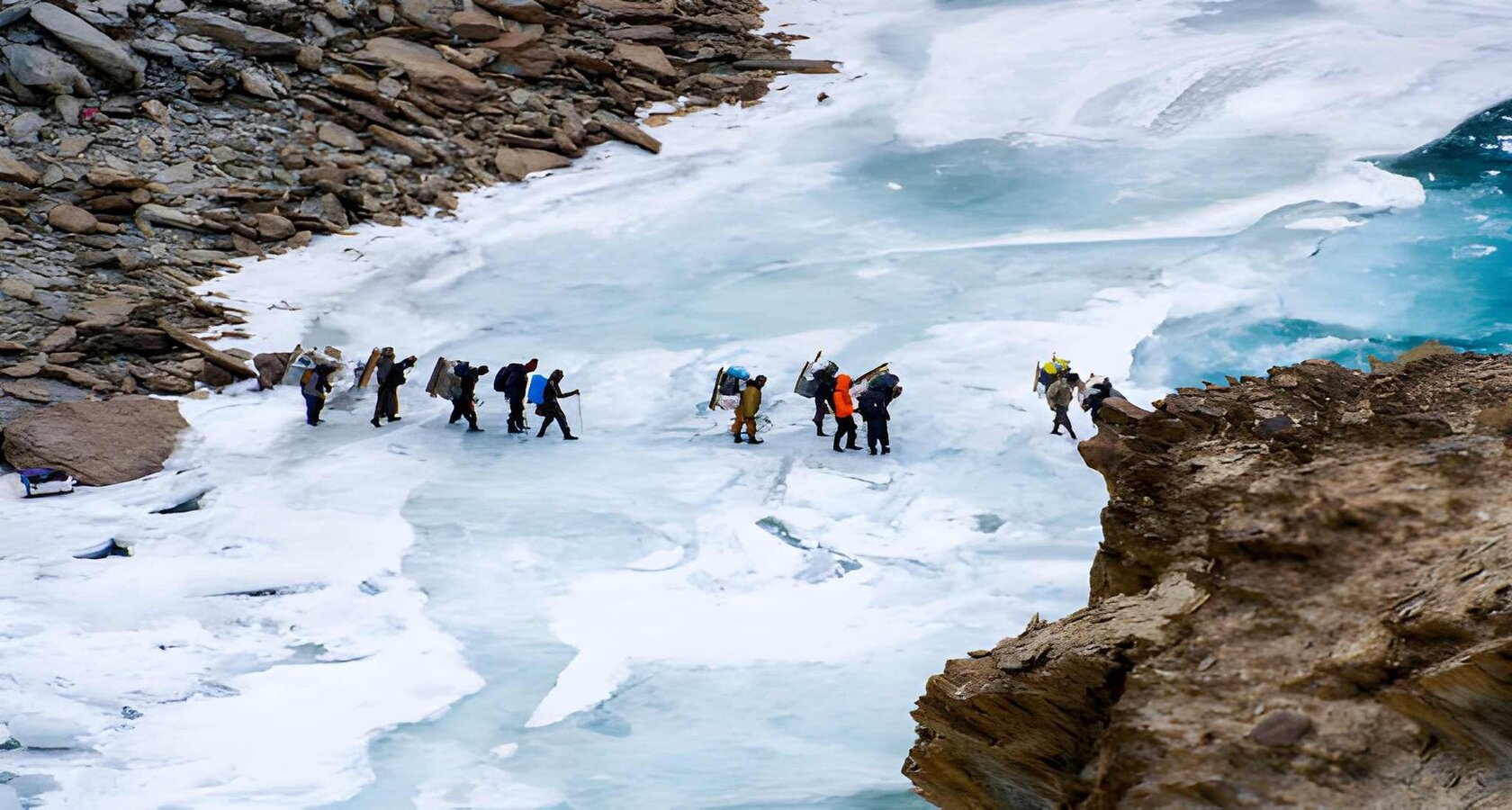 Amarnath Yatra Helicopter Booking from Vijayawada: Amarnath Yatra helicopter at the Baltal and Pahalgam helipads