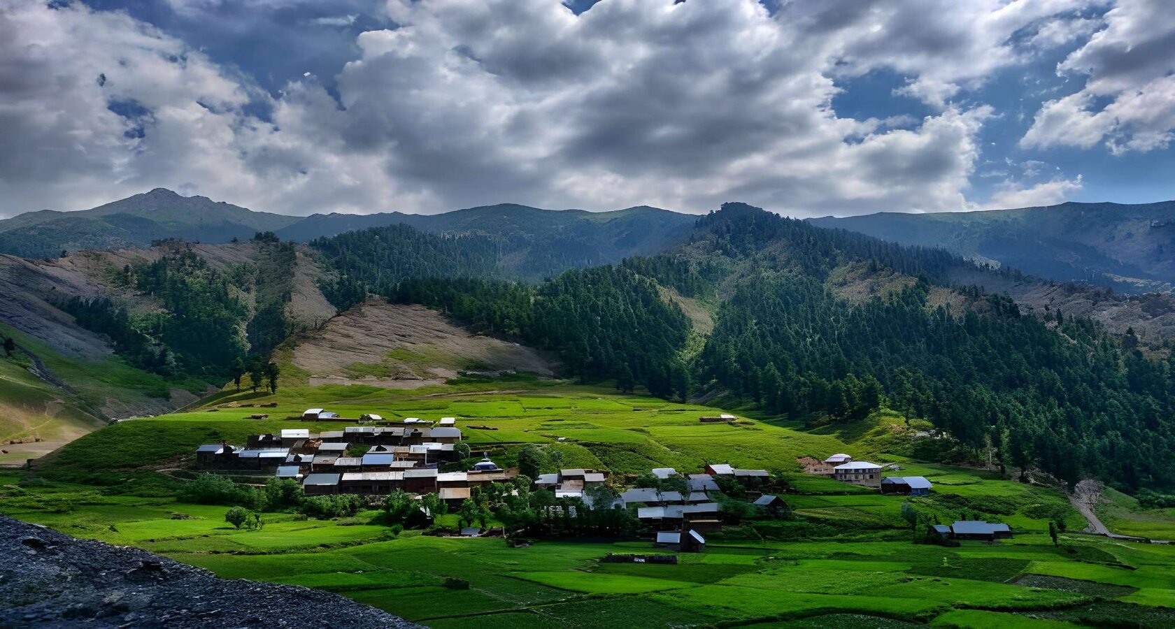 Amarnath Yatra Helicopter Tour Package from Jalandhar: Amarnath holy cave and the Kashmir valley