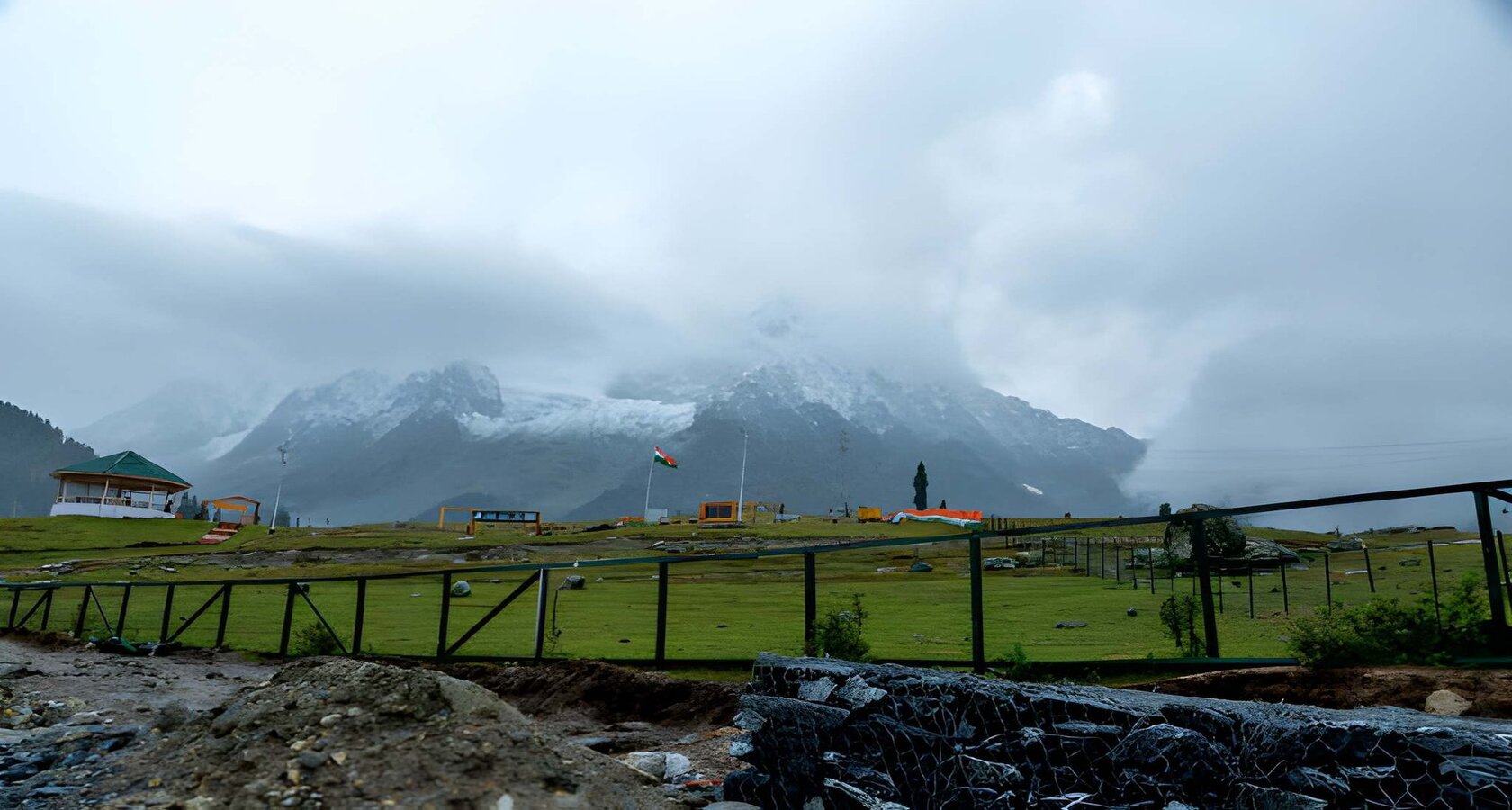 Amarnath Yatra Package from Varanasi by Flight: Amarnath holy cave and the Kashmir valley