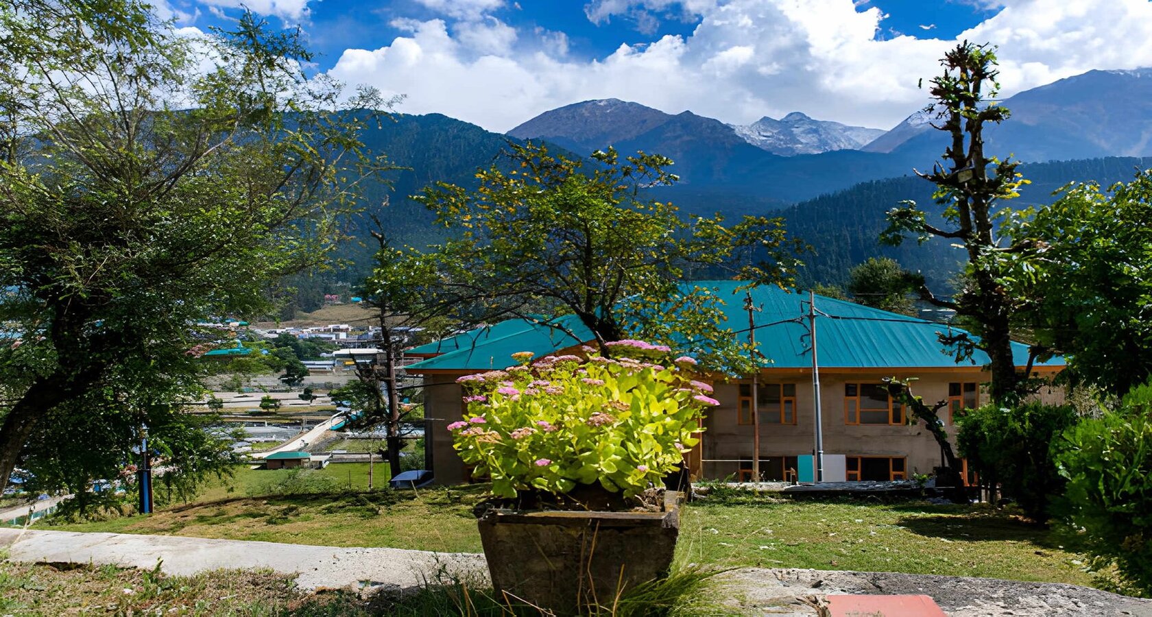 Amarnath Yatra Tour Package from Dehradun: Amarnath holy cave and the Kashmir valley