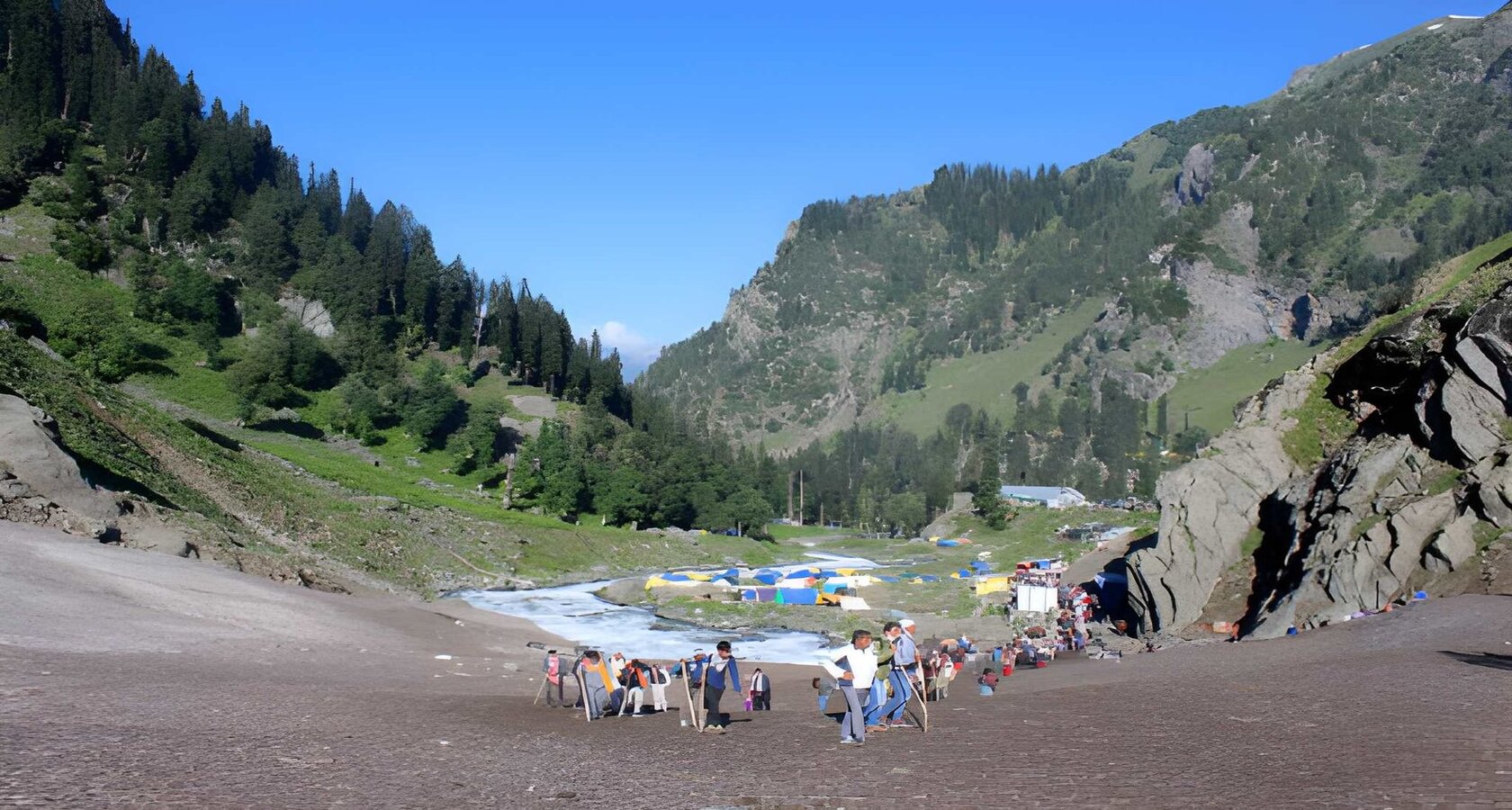 Amarnath Yatra Tour Package from Gurgaon: Amarnath holy cave and the Kashmir valley