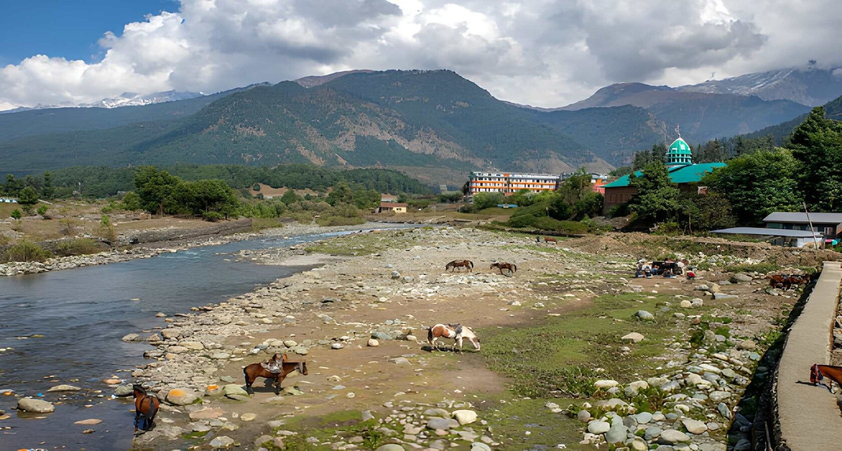 Amarnath Yatra Tour Package from Gwalior: Amarnath holy cave and the Kashmir valley
