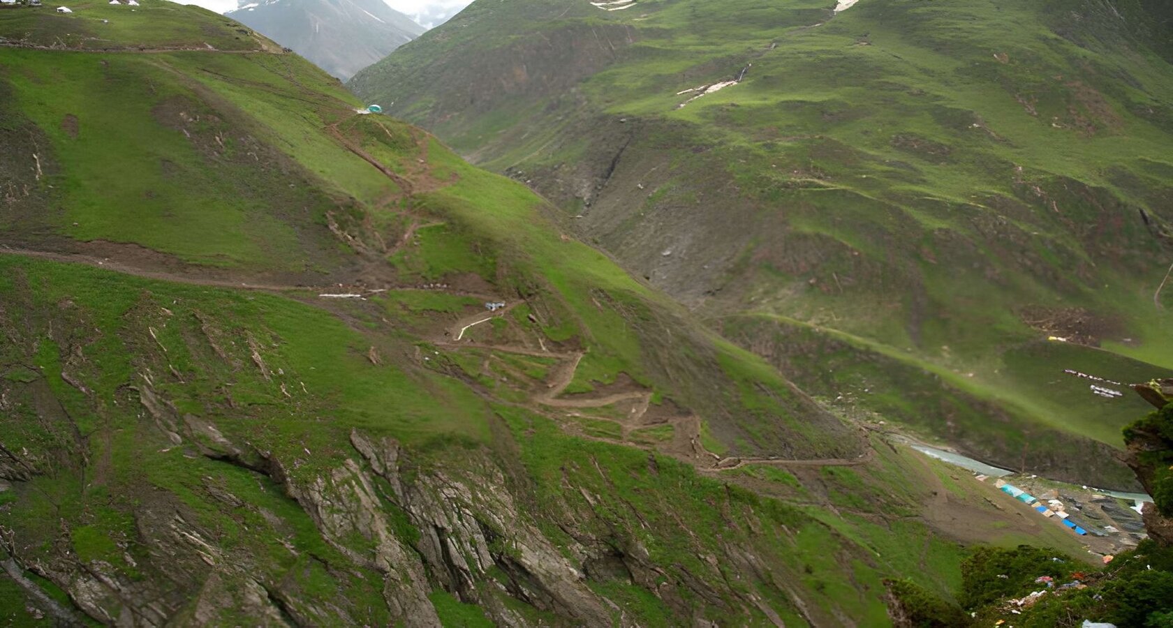 Amarnath Yatra Tour Package from Ludhiana: Amarnath holy cave and the Kashmir valley